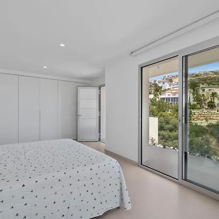 Villa Iris By Interhome