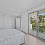Villa Iris By Interhome