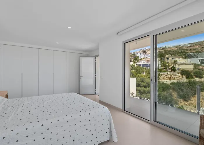 Villa Iris By Interhome